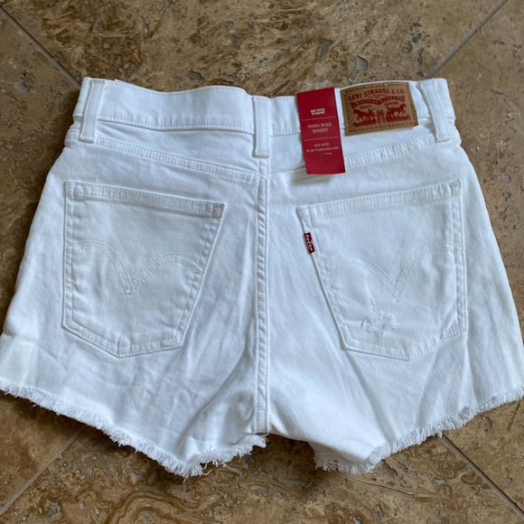NWT Levis White High Rise Shorts 25 - Picture 4 of 5